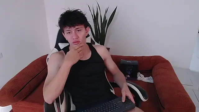 DarrenColleen online show from April 2026 01:38:02 PM