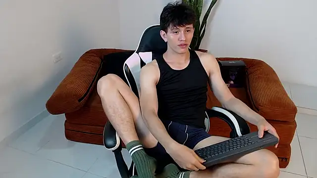 DarrenColleen online show from May 2026 10:13:01 PM
