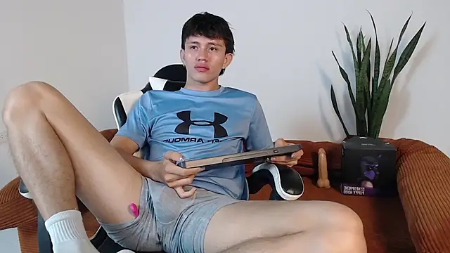 Snapshot of DarrenColleen chatting on February 2026 10:59:02 AM DarrenColleen online show from February 2026 10:59:02 AM