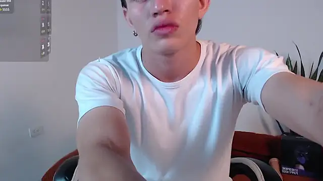 Snapshot of DarrenColleen chatting on February 2026 11:51:01 PM DarrenColleen online show from February 2026 11:51:01 PM