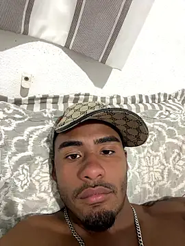 Otavio 01 online show from January 2026 10:58:01 PM