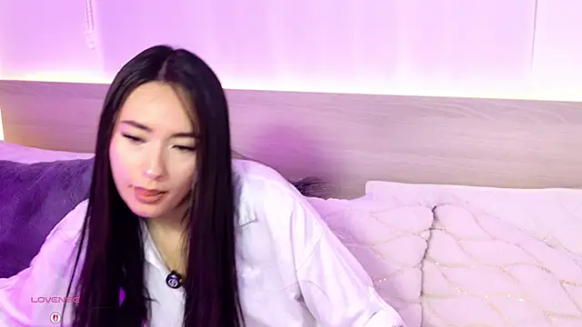 AliceeBloom online show from March 2026 11:11:02 AM