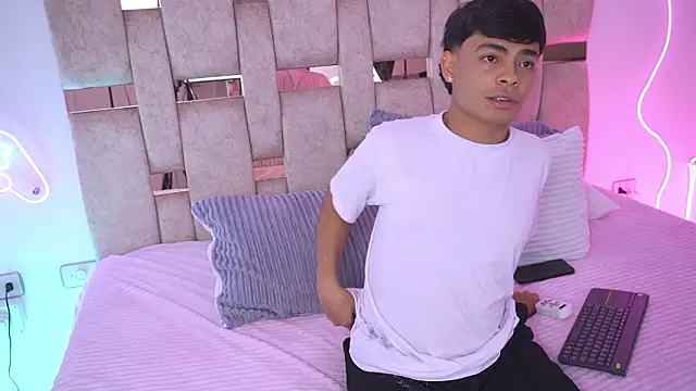 LiamJaxon online show from January 2026 03:43:01 AM