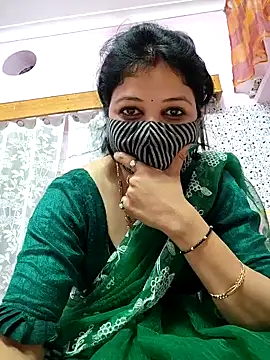 Priyaji7575 online show from February 2026 05:24:01 PM