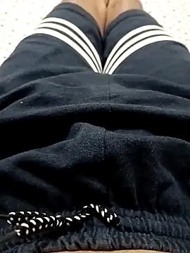 Uzieham22 online show from April 2026 06:20:02 PM