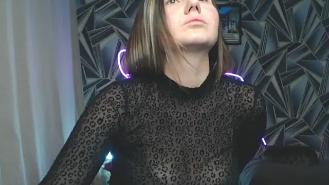 NikkiKiss    online show from March 2026 05:03:01 PM