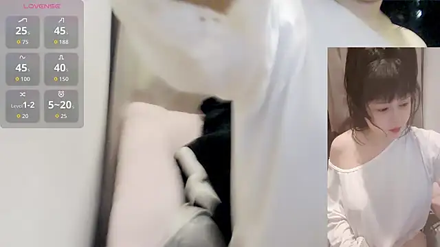 Mia-zhan online show from February 2026 02:36:01 PM