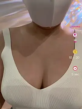 Snapshot of Mia-zhan chatting on July 2026 10:21:01 PM Mia-zhan online show from July 2026 10:21:01 PM