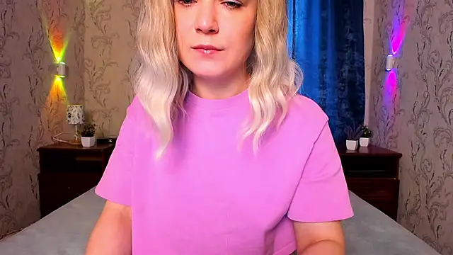 Snapshot of JessicaBeverly_ chatting on June 2026 01:43:02 PM JessicaBeverly online show from June 2026 01:43:02 PM