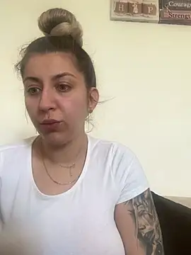 dalia0710 online show from April 2026 11:33:01 AM