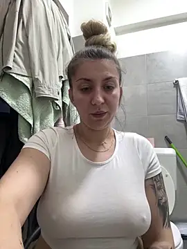 dalia0710 online show from April 2026 09:39:33 PM