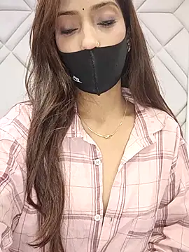 Snapshot of TrendyTales_ chatting on January 2026 01:58:02 PM TrendyTales online show from January 2026 01:58:02 PM