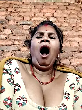 Hot di97 online show from March 2026 02:04:02 AM