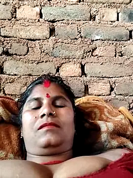 Hot di97 online show from April 2026 09:05:01 AM