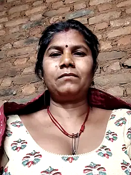 Hot di97 online show from March 2026 11:00:01 PM