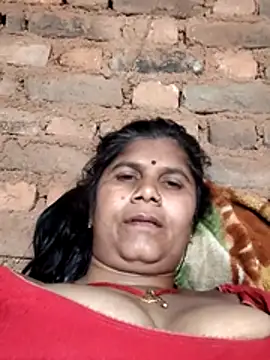 Hot di97 online show from April 2026 02:09:01 PM