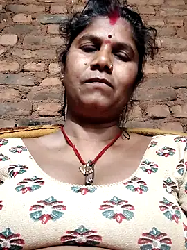 Hot di97 online show from March 2026 11:08:01 PM