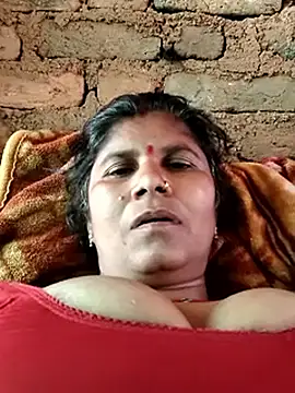 Hot di97 online show from April 2026 10:43:02 AM