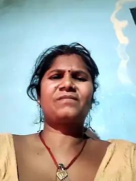 Hot di97 online show from May 2026 02:45:02 PM