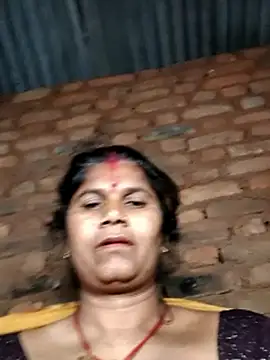 Hot di97 online show from March 2026 09:06:01 PM