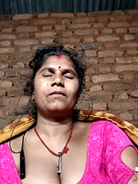 Hot di97 online show from April 2026 11:07:02 PM