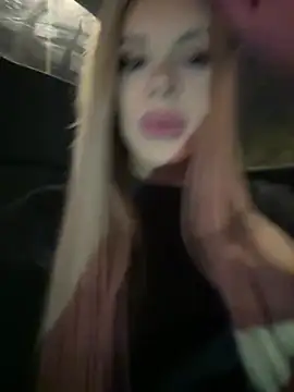 AlyssaFoxx  online show from April 2026 07:25:02 PM