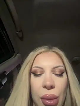 AlyssaFoxx  online show from February 2026 06:18:01 PM