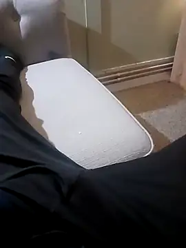 Hertsguy1984 online show from April 2026 10:54:02 PM