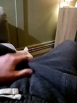 Hertsguy1984 online show from April 2026 11:31:01 PM