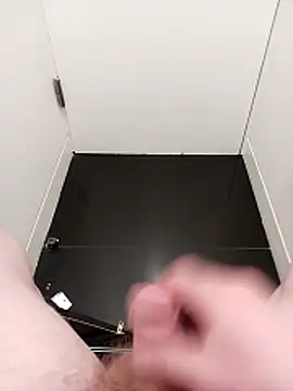 Hertsguy1984 online show from March 2026 09:30:01 PM