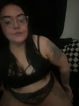 Miss CurvesXXX online show from February 2026 06:28:02 PM