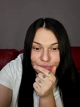 9Alice online show from January 2026 05:17:02 PM