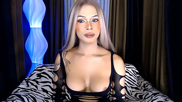 Snapshot of ShannelKeller chatting on July 2026 09:32:01 PM ShannelKeller online show from July 2026 09:32:01 PM