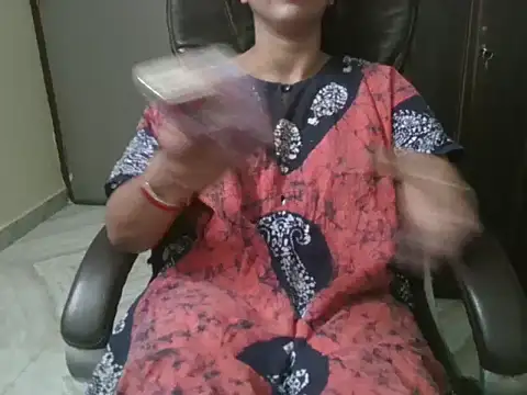 Snapshot of Adaa7 chatting on May 2026 09:42:01 PM Adaa7 online show from May 2026 09:42:01 PM
