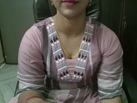 Snapshot of Adaa7 chatting on May 2026 05:21:02 PM Adaa7 online show from May 2026 05:21:02 PM