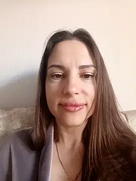 Snapshot of She-Moon chatting on May 2026 05:33:01 AM She-Moon online show from May 2026 05:33:01 AM