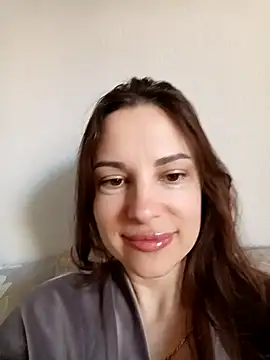 Snapshot of She-Moon chatting on May 2026 05:34:02 AM She-Moon online show from May 2026 05:34:02 AM