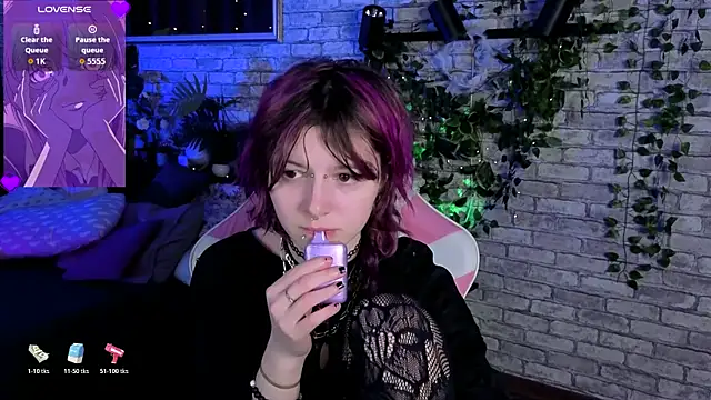 Ashley Veil online show from May 2026 08:49:02 PM