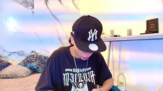 XanderGrey8 online show from February 2026 07:03:01 PM