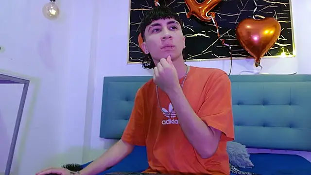 XanderGrey8 online show from February 2026 07:22:01 PM