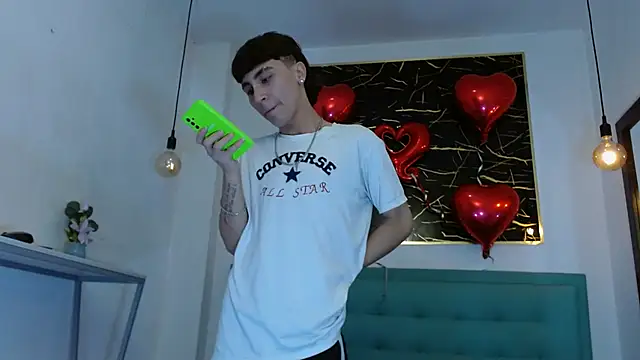 XanderGrey8 online show from February 2026 07:32:02 PM