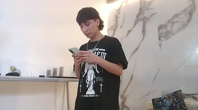 XanderGrey8 online show from April 2026 07:18:01 PM