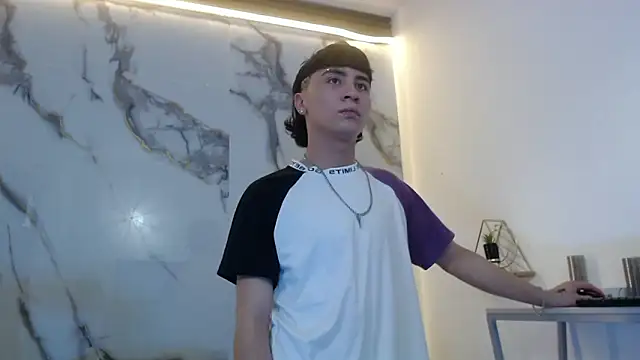 XanderGrey8 online show from April 2026 07:15:02 PM