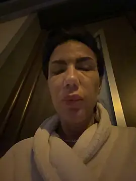 Snapshot of Missolevelvet chatting on February 2026 01:49:01 AM Missolevelvet online show from February 2026 01:49:01 AM