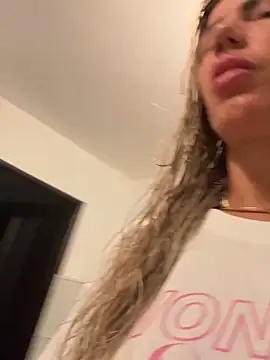 Missolevelvet online show from April 2026 07:37:01 PM