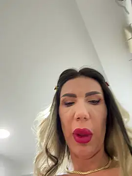 Snapshot of Missolevelvet chatting on February 2026 10:01:02 PM Missolevelvet online show from February 2026 10:01:02 PM