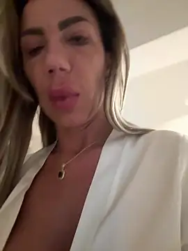 Missolevelvet online show from April 2026 05:58:02 PM