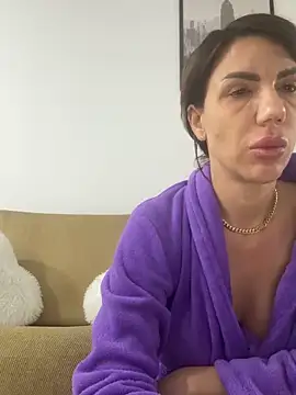 Snapshot of Missolevelvet chatting on January 2026 07:18:01 PM Missolevelvet online show from January 2026 07:18:01 PM