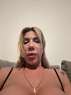 Missolevelvet online show from May 2026 07:17:01 PM