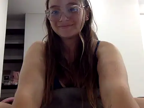 Snapshot of LOLA_R_ chatting on February 2026 02:53:01 AM LOLA R online show from February 2026 02:53:01 AM